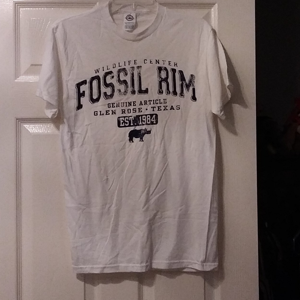 !!!FOSSIL RIM WILDLIFE CENTER WHITE T-SHIRT!!!